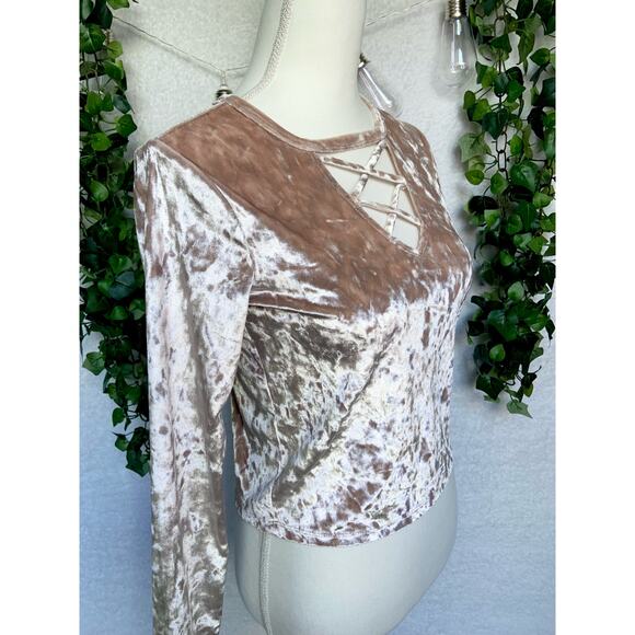 Hollister Beige Nude Velour Crop Top With Chest Opening Women's size Small - Picture 5 of 11